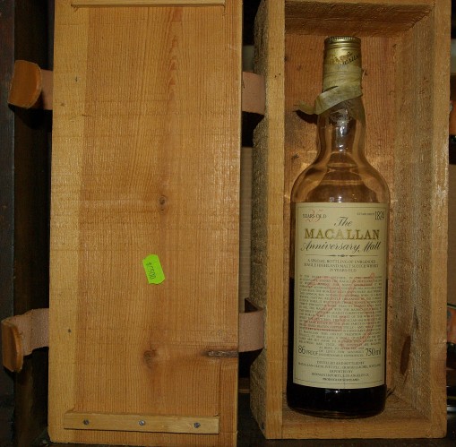 Macallan 25 Anniversary, with wooden box, interior